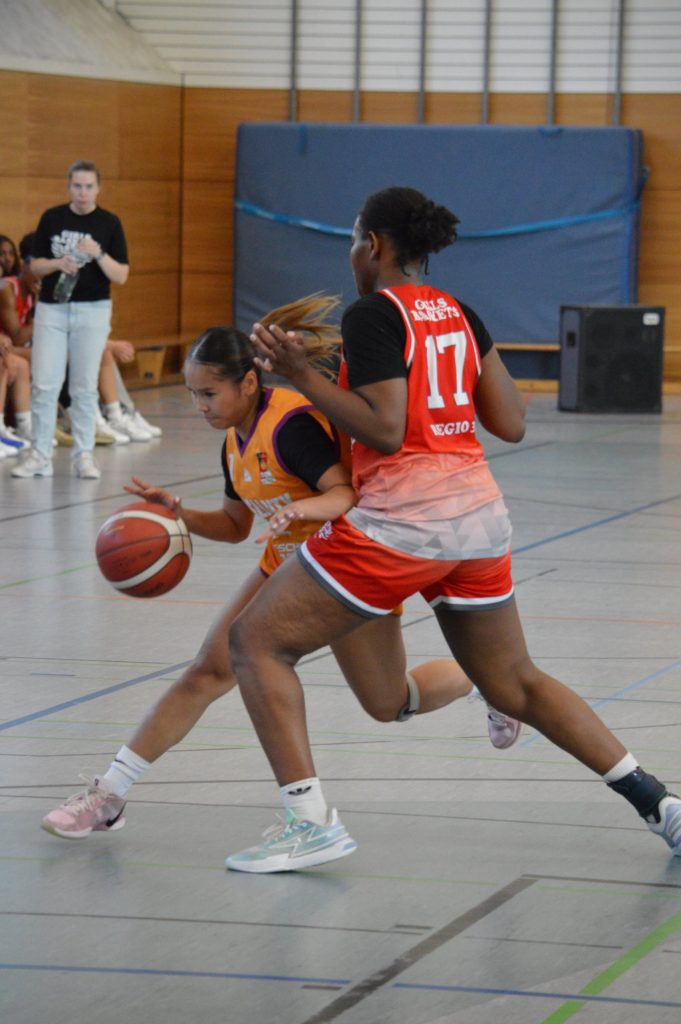 TuSLi CITY Berlin WNBL – Dribbling gegen Nr. 17
