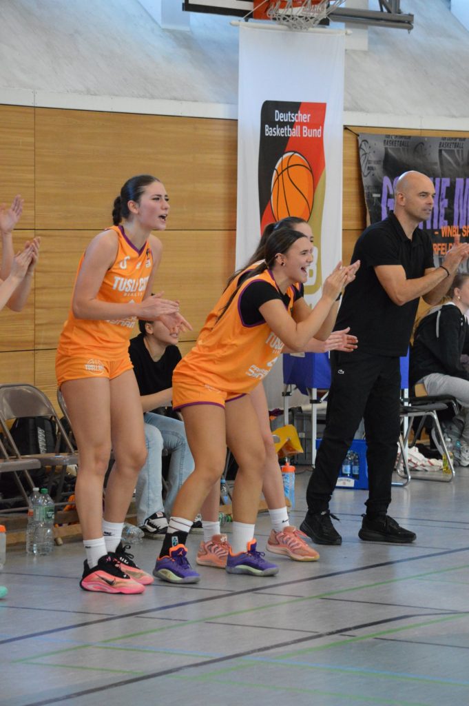 TuSLi CITY Berlin WNBL – Jubel an der Seitenlinie